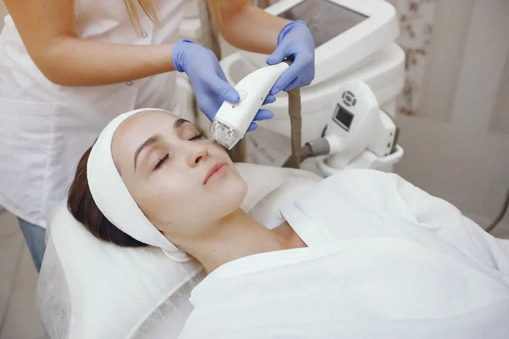 Maestría en Aparatología Estética Avanzada RF HIFU y Equipos 1