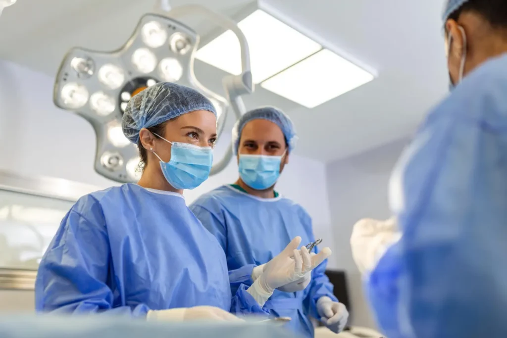 Maestría en Auxiliar de Quirófano en Cirugía Estética Integral 2