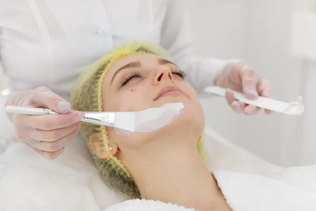 Maestría en Peelings y Dermatología Estética Clínica 2
